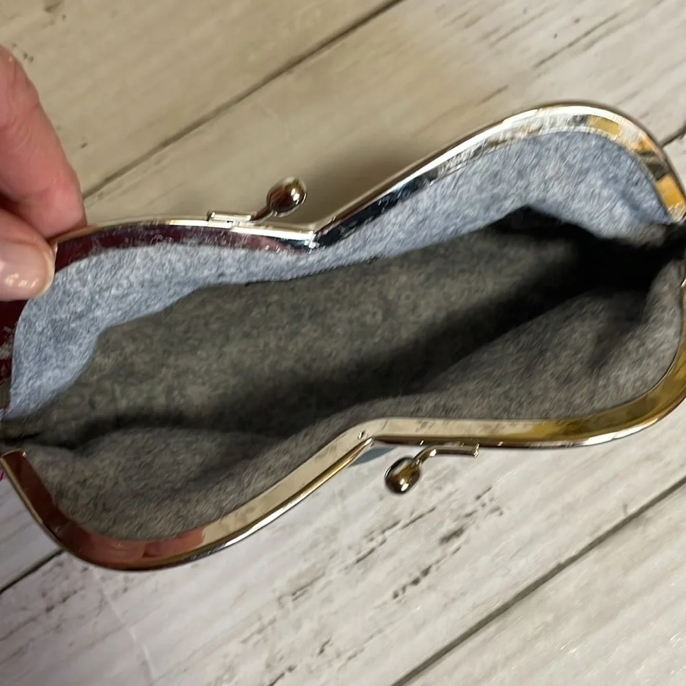 Like New Elophina Tricolor Leather Kiss Lock Make Up Pouch